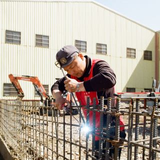焊接螺栓固定點